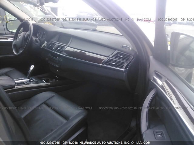 5UXZW0C52BL659663 - 2011 BMW X5 XDRIVE35D BROWN photo 5