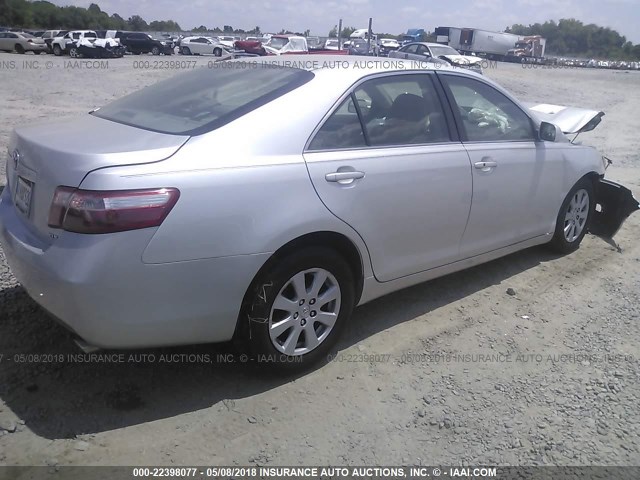 4T1BK46KX8U562989 - 2008 TOYOTA CAMRY LE/XLE/SE ნაცრისფერი ფოტო 4