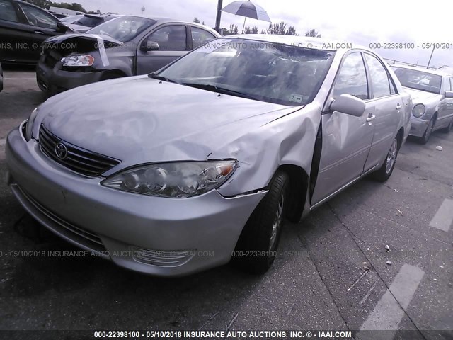 4T1BE32K25U632875 - 2005 TOYOTA CAMRY LE/XLE/SE TAN photo 2