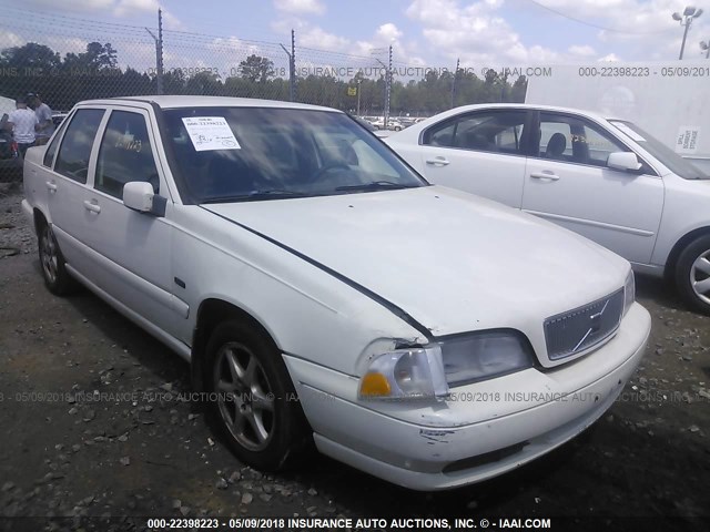 YV1LS5588W2552484 - 1998 VOLVO S70 WHITE photo 1