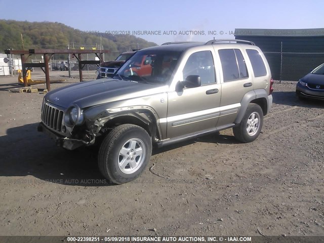 1J4GL48K75W638523 - 2005 JEEP LIBERTY SPORT GOLD photo 2