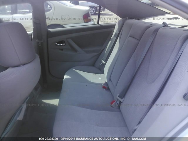 4T1BF3EK8BU753883 - 2011 TOYOTA CAMRY SE/LE/XLE SILVER photo 8