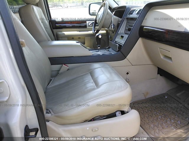 5LMFU28516LJ25891 - 2006 LINCOLN NAVIGATOR 白色 照片 5