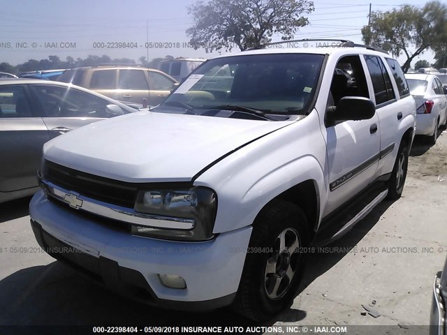 1GNDS13S522234793 - 2002 CHEVROLET TRAILBLAZER  WHITE photo 2