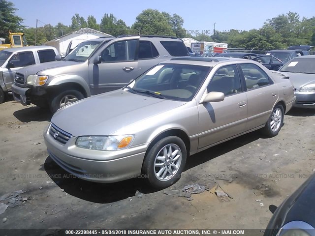 4T1BF28K1YU935228 - 2000 TOYOTA CAMRY LE/XLE TAN photo 2