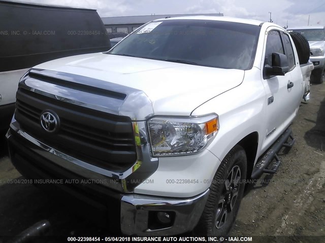 5TFUW5F19EX330764 - 2014 TOYOTA TUNDRA DOUBLE CAB SR/SR5 WHITE photo 2