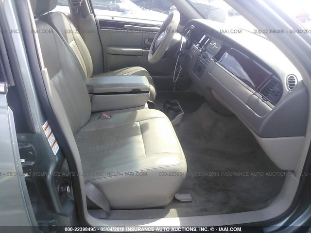 1LNHM81WX4Y683594 - 2004 LINCOLN TOWN CAR EXECUTIVE/SIGNATURE Yeşil fotoğraf 5