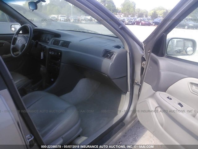 4T1BG22K3XU535191 - 1999 TOYOTA CAMRY CE/LE/XLE GRAY photo 5