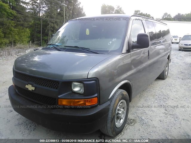 1GAZGZFG0B1156038 - 2011 CHEVROLET EXPRESS G3500 LS GRAY photo 2