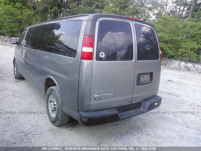 1GAZGZFG0B1156038 - 2011 CHEVROLET EXPRESS G3500 LS GRAY photo 3