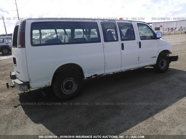 1GAHG39R7Y1233583 - 2000 CHEVROLET EXPRESS G3500  WHITE photo 4