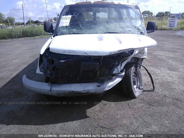 1GAHG39R7Y1233583 - 2000 CHEVROLET EXPRESS G3500  WHITE photo 6