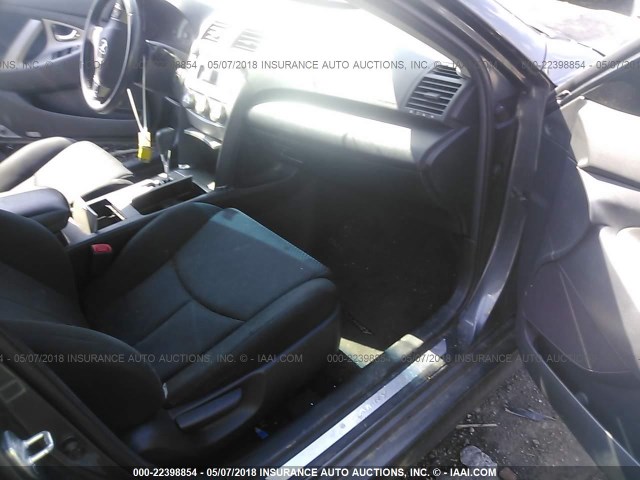 4T1BF3EK9BU665215 - 2011 TOYOTA CAMRY SE/LE/XLE GRAY photo 5