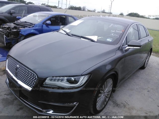 3LN6L5E9XHR642433 - 2017 LINCOLN MKZ RESERVE GRAY photo 2