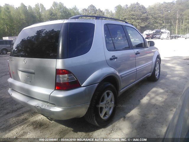 4JGAB54E53A385471 - 2003 MERCEDES-BENZ ML 320 SILVER photo 4