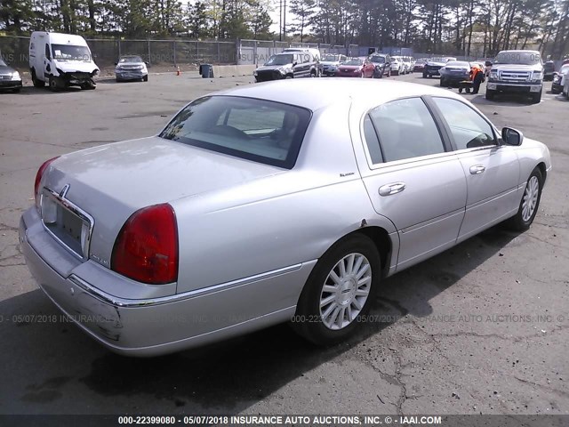 1LNHM81W54Y609418 - 2004 LINCOLN TOWN CAR EXECUTIVE/SIGNATURE ვერცხლისფერი ფოტო 4