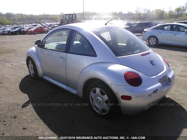 3VWBB61C7WM044059 - 1998 VOLKSWAGEN NEW BEETLE ვერცხლისფერი ფოტო 3
