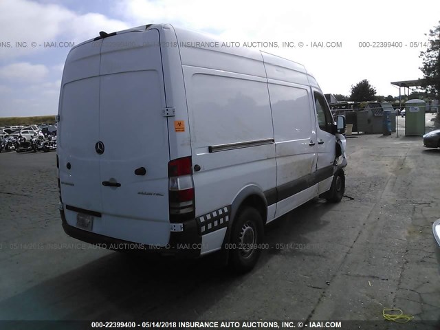 WD3PE7CC9E5848297 - 2014 MERCEDES-BENZ SPRINTER 2500 WHITE photo 4