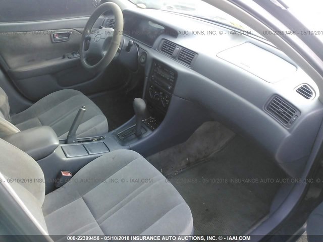 4T1BG22K5XU600686 - 1999 TOYOTA CAMRY CE/LE/XLE 黑色 照片 5