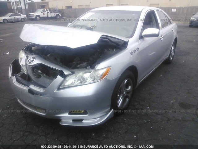 4T1BE46KX7U665500 - 2007 TOYOTA CAMRY NEW GENERAT CE/LE/XLE/SE SILVER photo 2