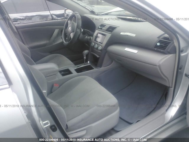 4T1BE46KX7U665500 - 2007 TOYOTA CAMRY NEW GENERAT CE/LE/XLE/SE SILVER photo 5