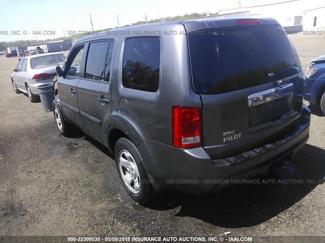 5FNYF3H27CB003525 - 2012 HONDA PILOT LX GRAY photo 3