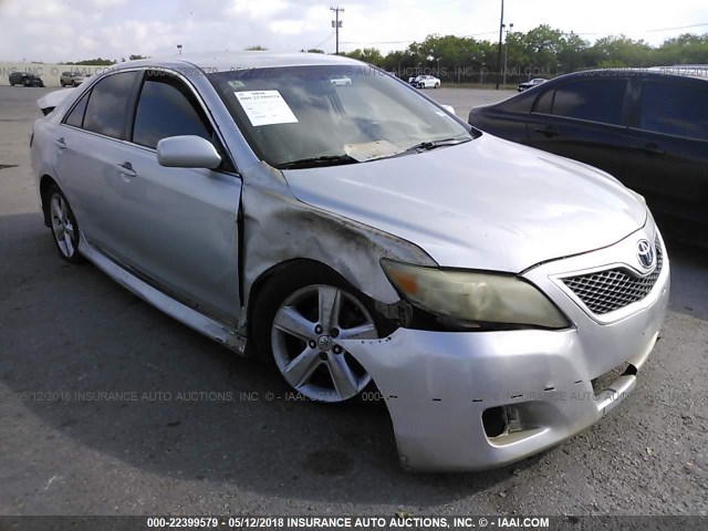 4T1BF3EK1AU507935 - 2010 TOYOTA CAMRY SE/LE/XLE SILVER photo 1
