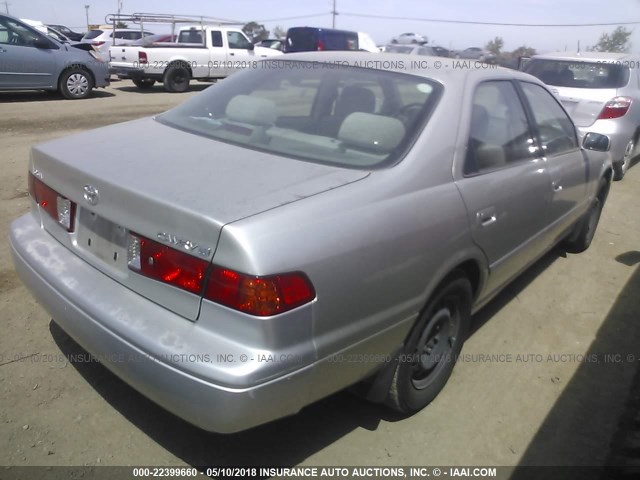 JT2BG22K310555985 - 2001 TOYOTA CAMRY CE/LE/XLE 银色 照片 4