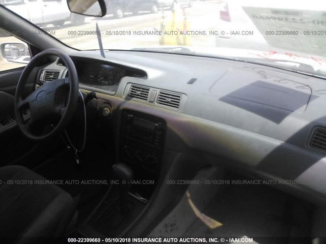 JT2BG22K310555985 - 2001 TOYOTA CAMRY CE/LE/XLE 银色 照片 5