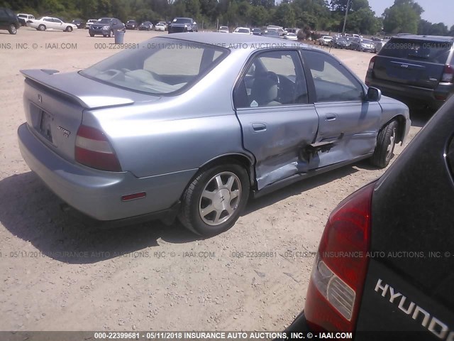 1HGCD5652RA107383 - 1994 HONDA ACCORD EX/EX-R Light Blue photo 4