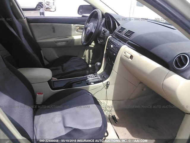 JM1BK12G561469073 - 2006 MAZDA 3 I ოქროსფერი ფოტო 5