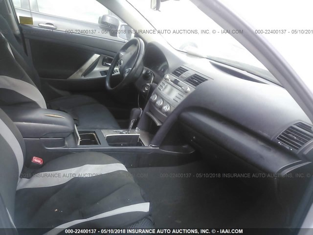 4T1BF3EK6AU535505 - 2010 TOYOTA CAMRY SE/LE/XLE 白色 照片 5