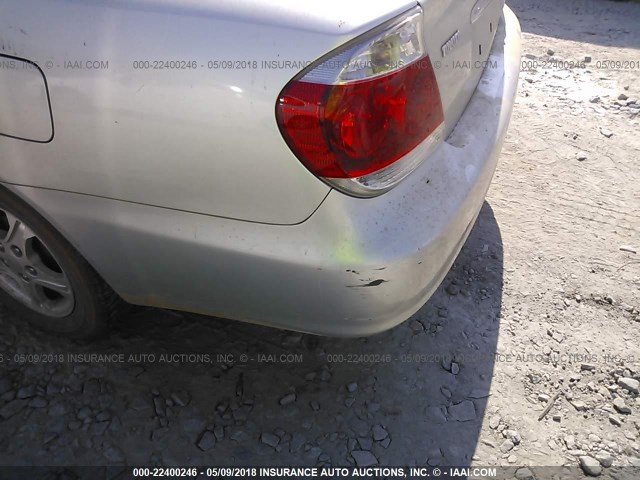 JTDBE32K953035328 - 2005 TOYOTA CAMRY LE/XLE/SE ვერცხლისფერი ფოტო 6