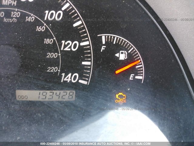 JTDBE32K953035328 - 2005 TOYOTA CAMRY LE/XLE/SE ვერცხლისფერი ფოტო 7