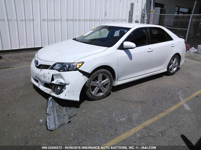 4T1BF1FK9EU729079 - 2014 TOYOTA CAMRY L/SE/LE/XLE 白色 照片 2
