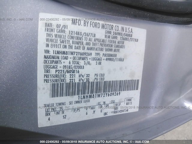 1LNHM81W72Y609269 - 2002 LINCOLN TOWN CAR EXECUTIVE Серебристый фото 9