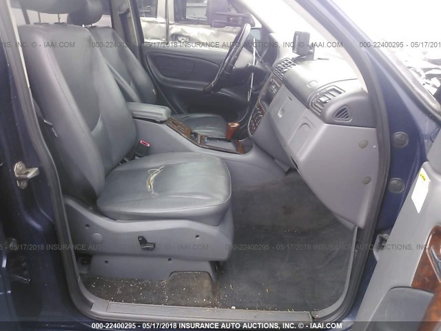 4JGAB72E6XA124323 - 1999 MERCEDES-BENZ ML 430 深蓝色 照片 5