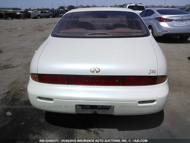 JNKAY21D8VM504921 - 1997 INFINITI J30 WHITE photo 6