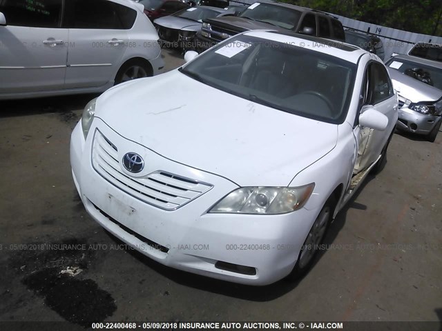 4T1BK46KX7U554731 - 2007 TOYOTA CAMRY NEW GENERAT LE/XLE/SE WHITE photo 2