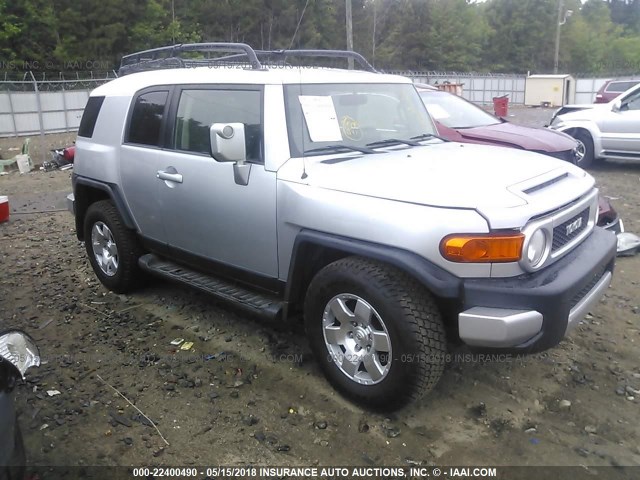 JTEZU11F870014495 - 2007 TOYOTA FJ CRUISER SILVER photo 1