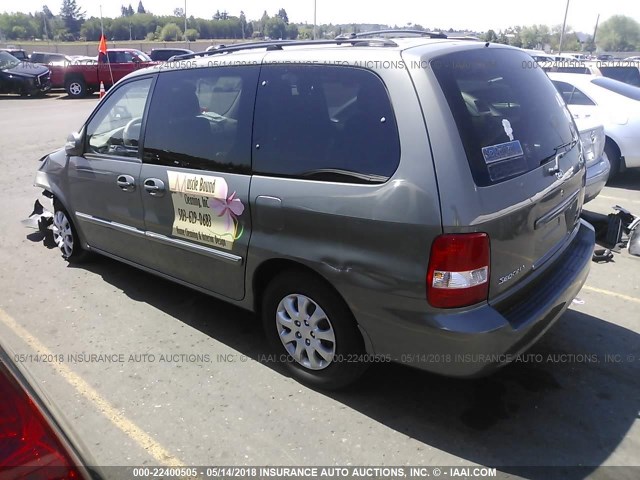 KNDUP132156698378 - 2005 KIA SEDONA EX/LX GRAY photo 3