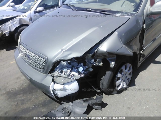 KNDUP132156698378 - 2005 KIA SEDONA EX/LX GRAY photo 6