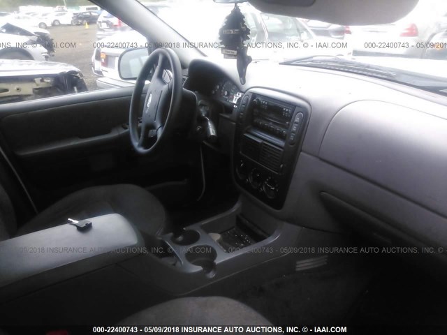 1FMDU72K05UA28843 - 2005 FORD EXPLORER XLS/XLS SPORT WHITE photo 5
