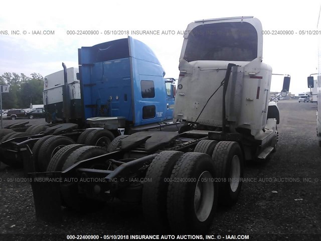 1FUYDZYB6SH834076 - 1995 FREIGHTLINER CONVENTIONAL FLD120 WHITE photo 4
