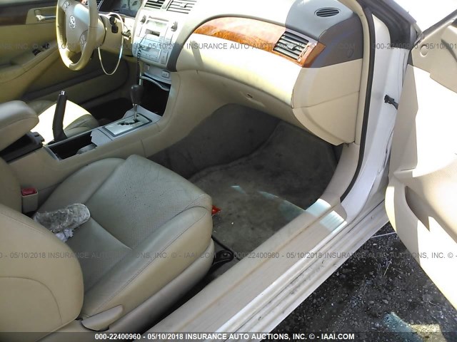 4T1CA30P76U091368 - 2006 TOYOTA CAMRY SOLARA SE/SLE თეთრი ფოტო 5