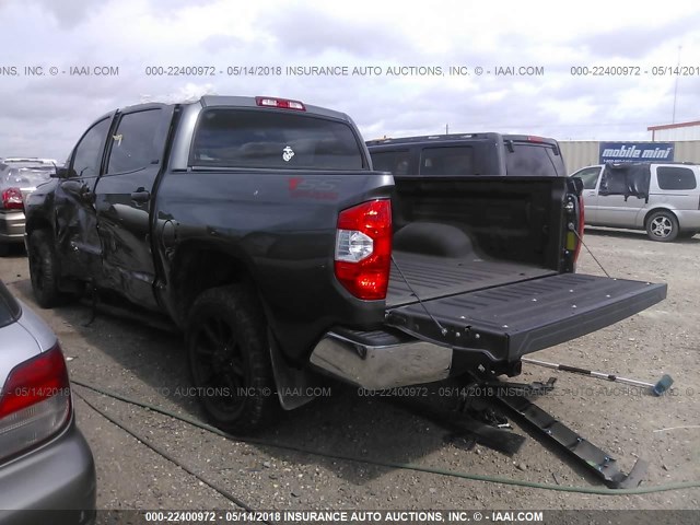 5TFEW5F19HX225151 - 2017 TOYOTA TUNDRA CREWMAX SR5 GRAY photo 3