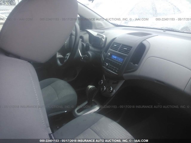 1G1JA6SG2D4191152 - 2013 CHEVROLET SONIC LS 红色 照片 5