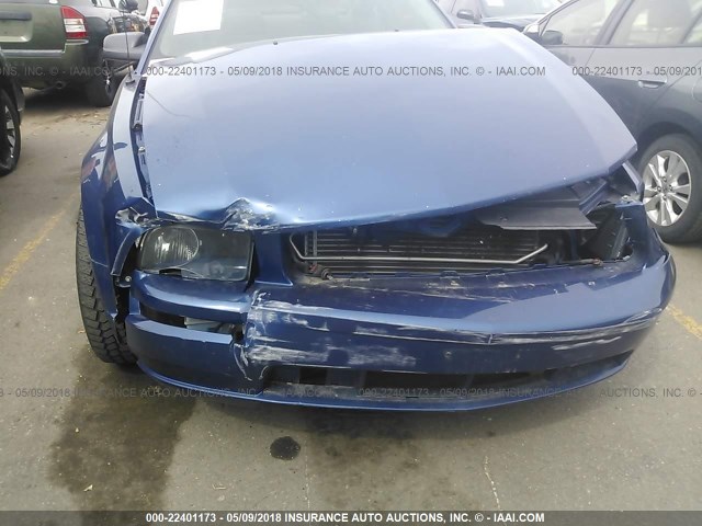 1ZVHT82H965237705 - 2006 FORD MUSTANG GT BLUE photo 6