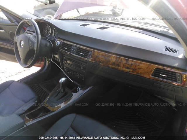 WBAVB17596NK34704 - 2006 BMW 325 I AUTOMATIC წითელი ფოტო 5