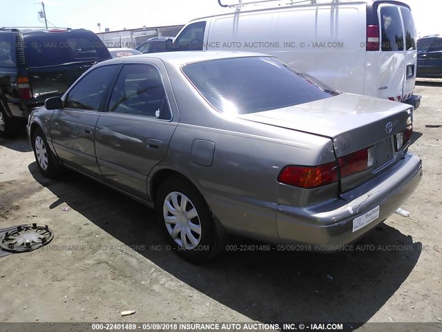 4T1BG22K1YU692686 - 2000 TOYOTA CAMRY CE/LE/XLE BEIGE photo 3